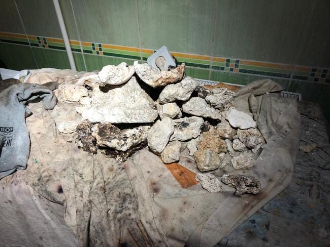 прочистка трубы канализации от жира