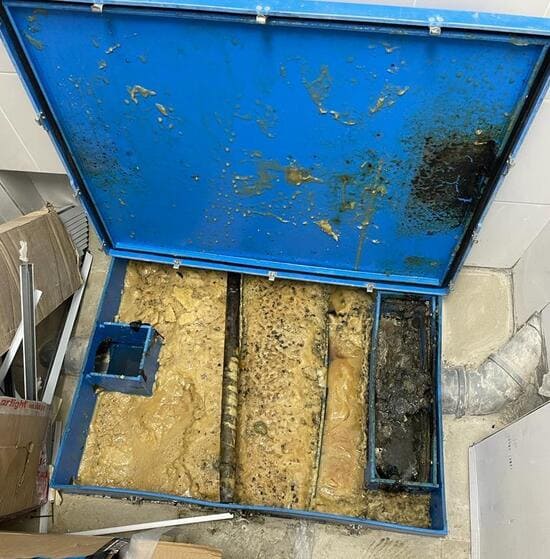 откачка жироуловителя в спб